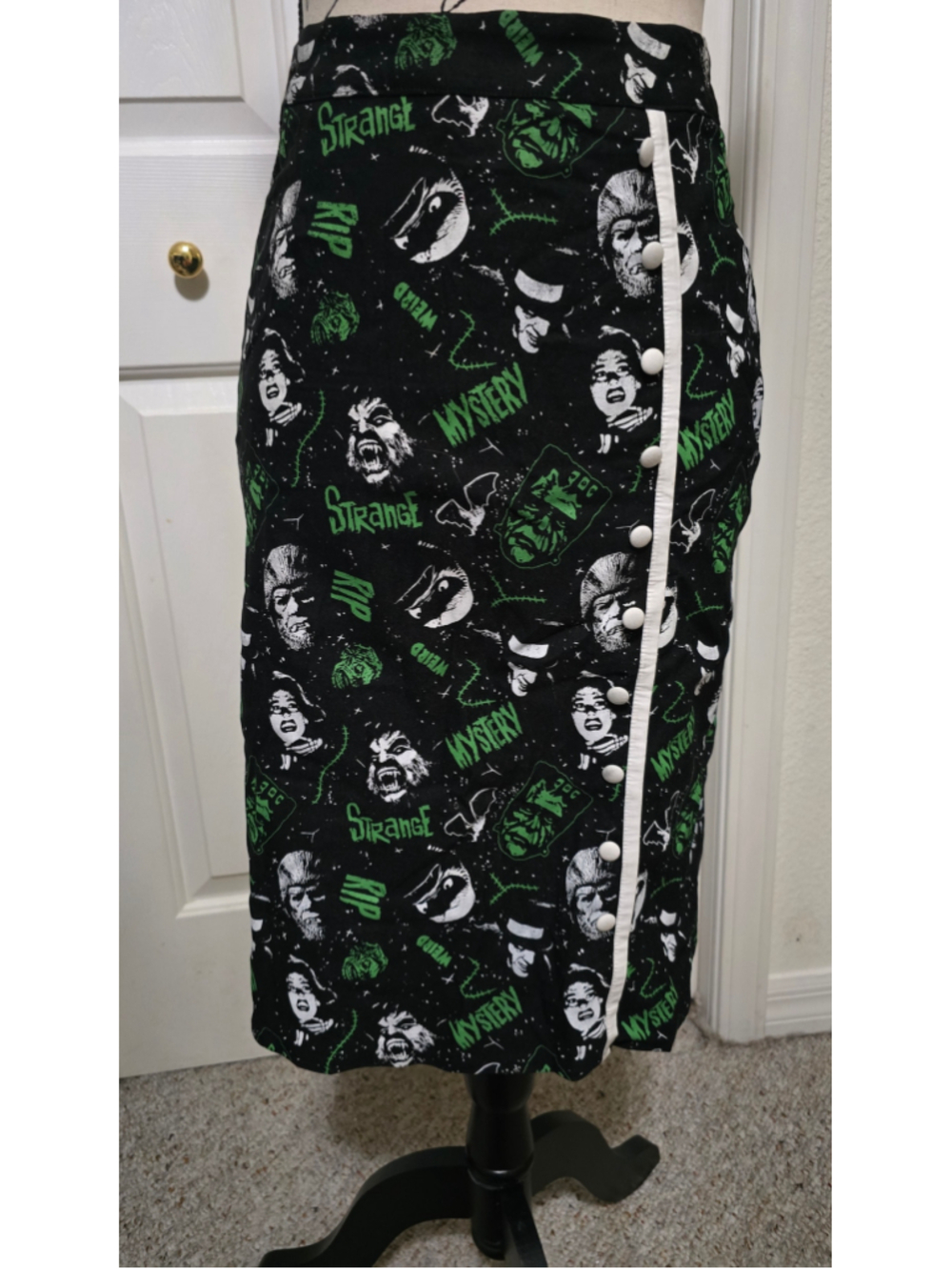 Sourpuss Universal Monster Pencil Skirt Size M EUC